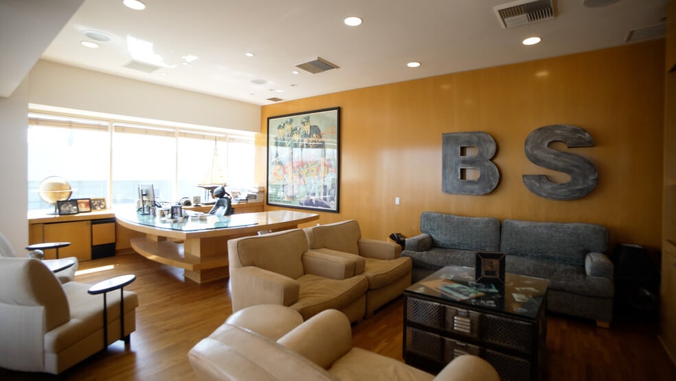 More Photos Of 8840 Wilshire Blvd, Beverly Hills Office For Lease