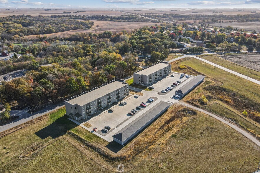 More Photos Of 2135 Edgewood Dr, Webster City Apartments For Sale