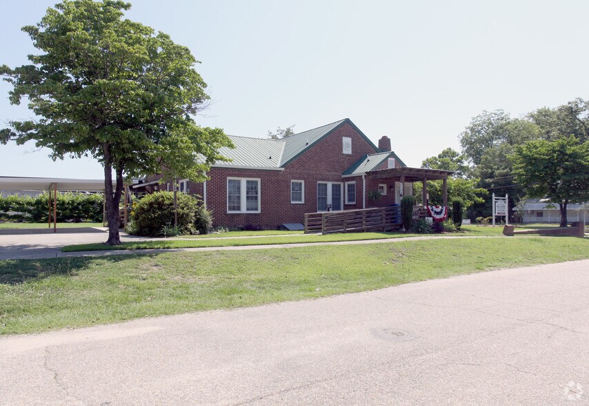 More Photos Of 310 S Clinton Ave, Dunn Medical For Sale