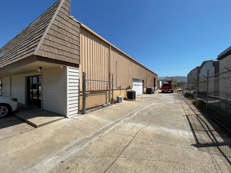 More Photos Of 165 S 122nd Ave, Tulsa Warehouse For Sale