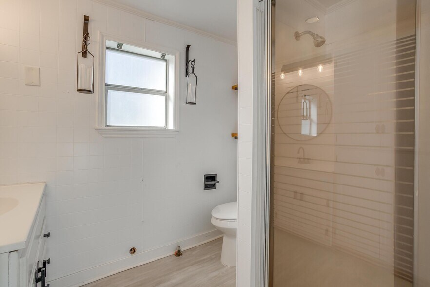 More Photos Of 3952 Tin Top Rd, Weatherford Flex For Sale