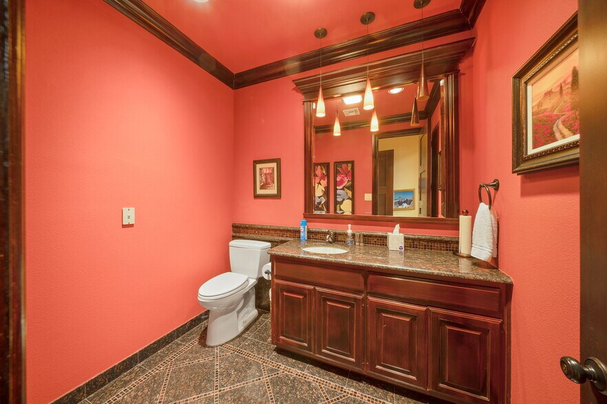 More Photos Of 10924 Vance Jackson Rd, San Antonio Medical For Lease