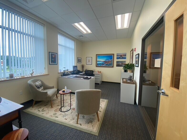 More Photos Of 101 Wason Ave, Springfield Medical For Lease