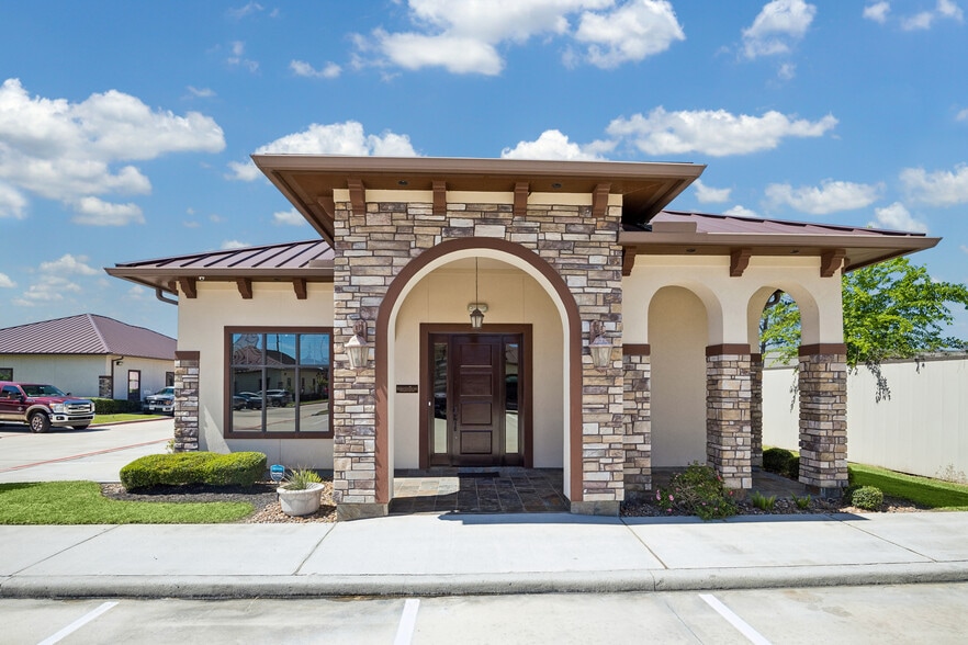 More Photos Of 12807 Haynes Rd, Houston Office For Sale