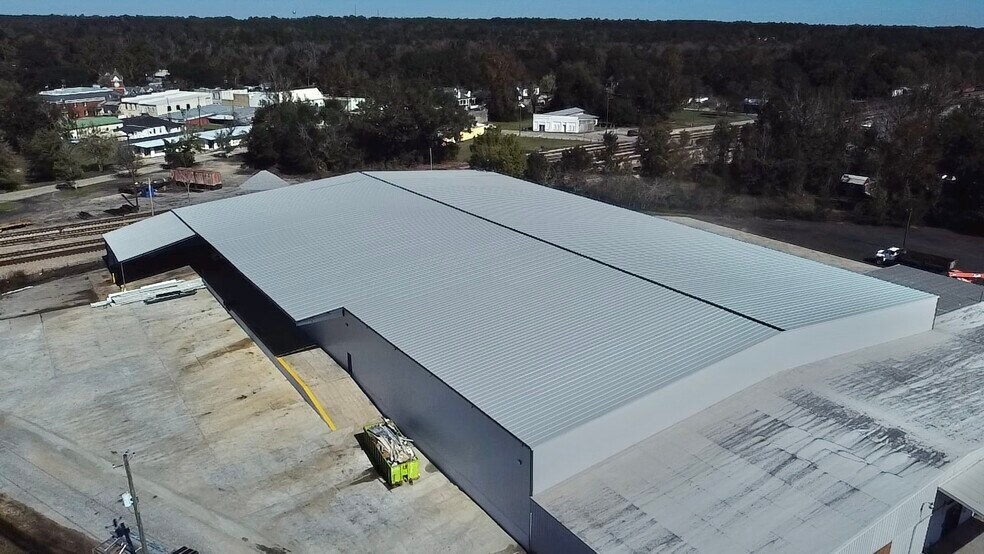 More Photos Of 2135 State Line Rd, Flomaton Warehouse For Lease