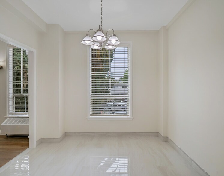 More Photos Of 1811 Whitley Ave, Los Angeles Apartments For Sale