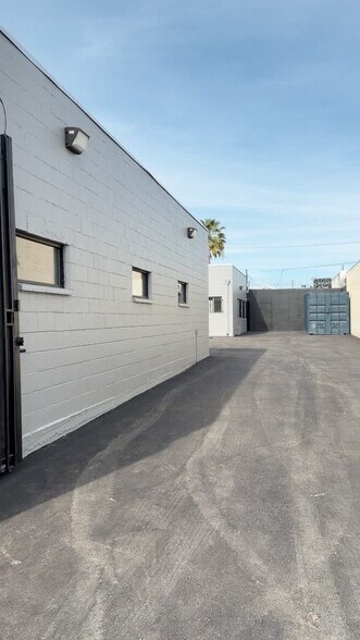 Primary Photo Of 14641-14643 Lull St, Van Nuys Warehouse For Lease