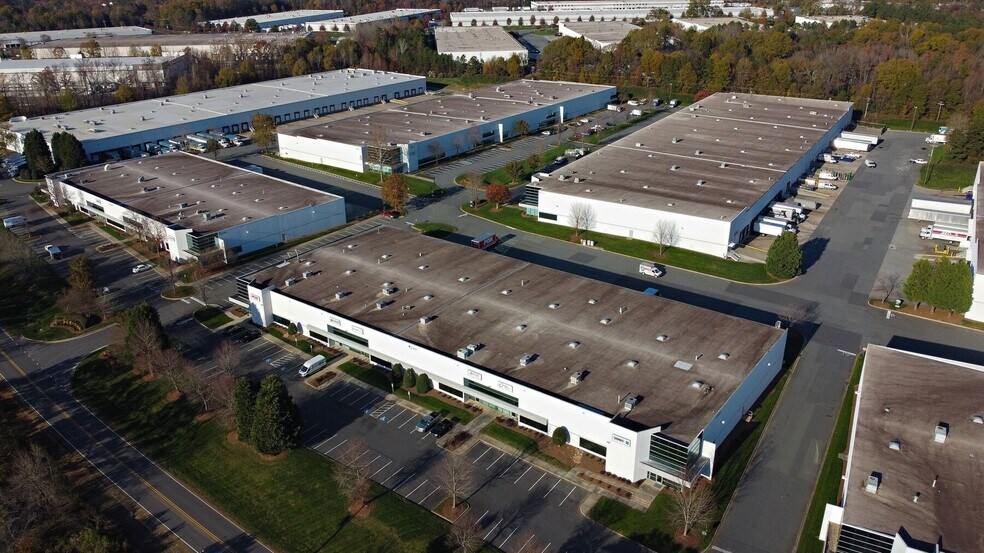 More Photos Of 2121 Distribution Center Dr, Charlotte Unknown For Lease