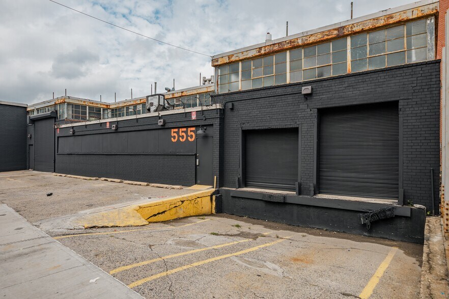 More Photos Of 555 Johnson Ave, Brooklyn Unknown For Lease
