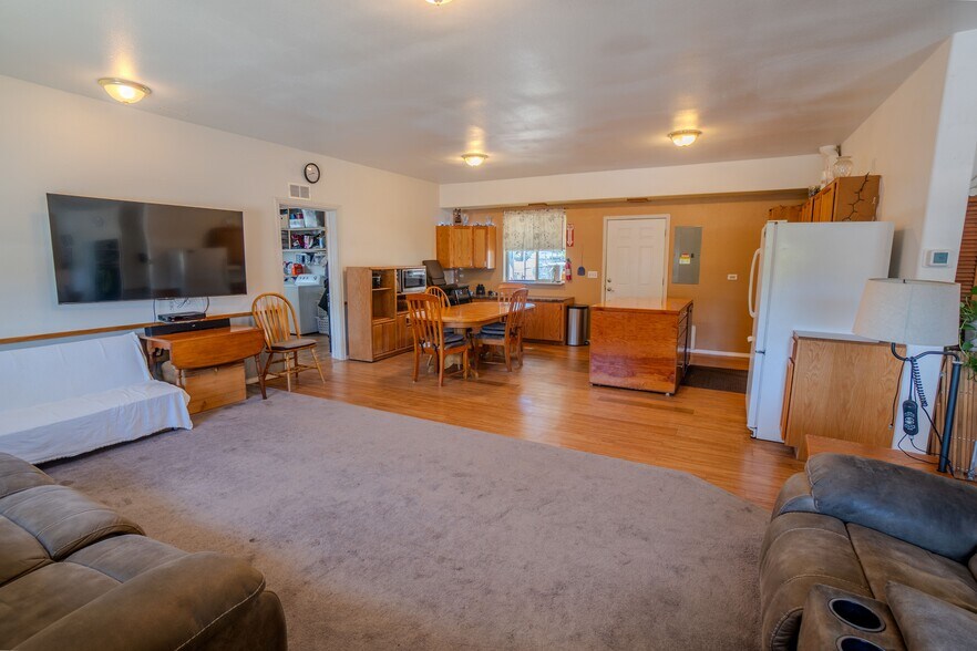 More Photos Of 215 Lawson Ln, Tenmile Warehouse For Sale