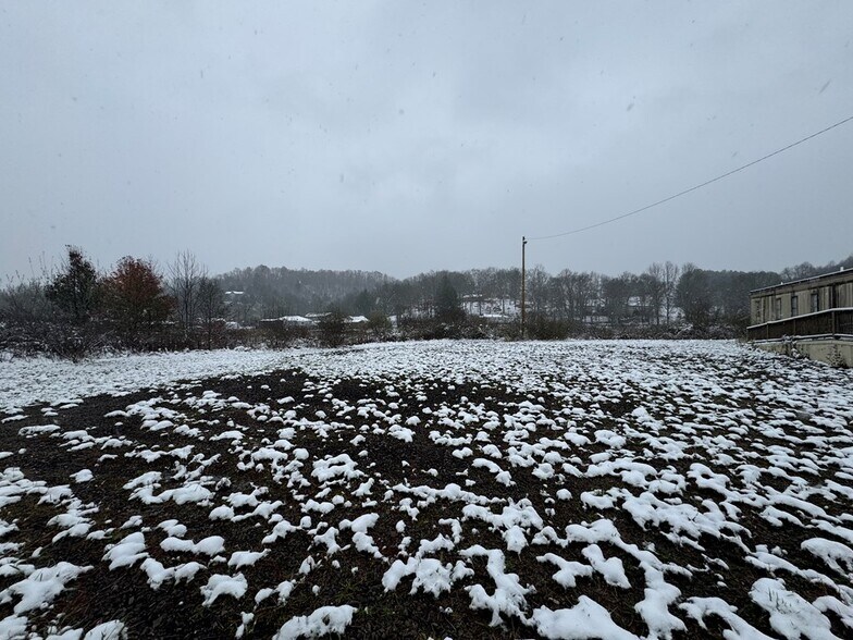 More Photos Of 264 Coal River Rd, Glen Daniel Medical For Sale