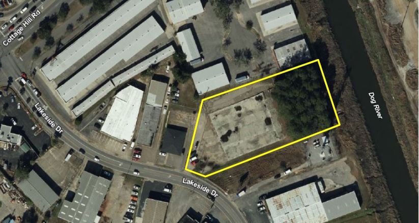 More Photos Of 721 Lakeside Dr, Mobile Land For Lease