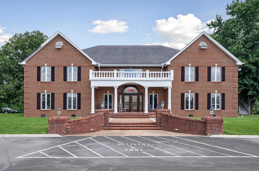 More Photos Of 236 Miller Ave, Crossville Medical For Sale