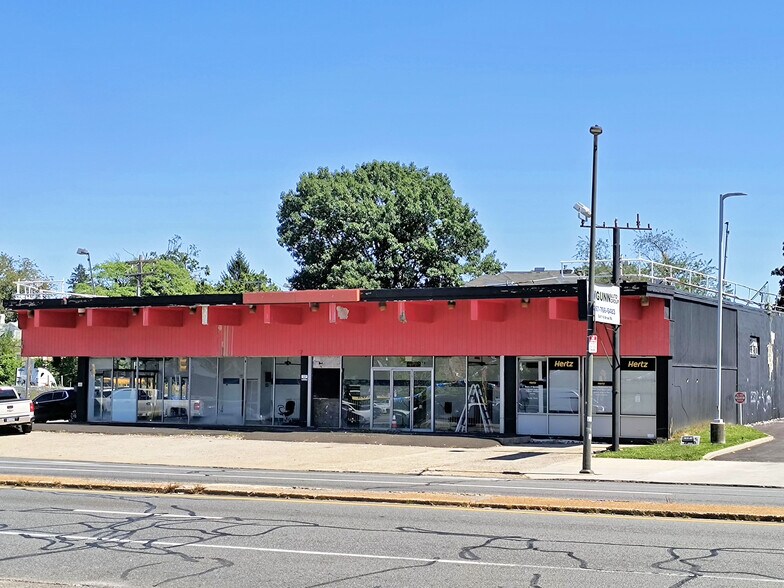 Primary Photo Of 6641 Broad St, Philadelphia Auto Repair For Sale