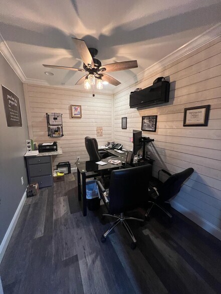 More Photos Of 1828 Braly Ln, Pulaski Light Distribution For Sale