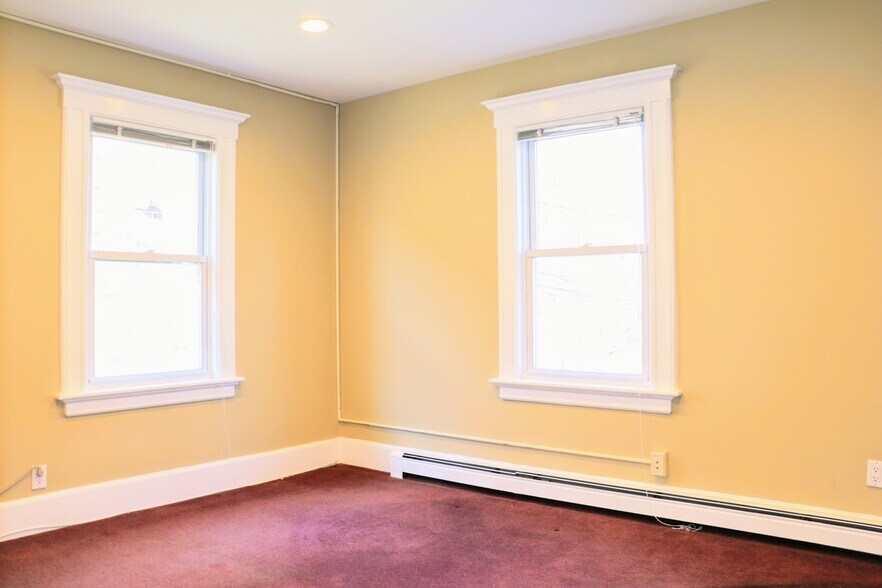 More Photos Of 1480 Bedford St, Stamford Office For Lease