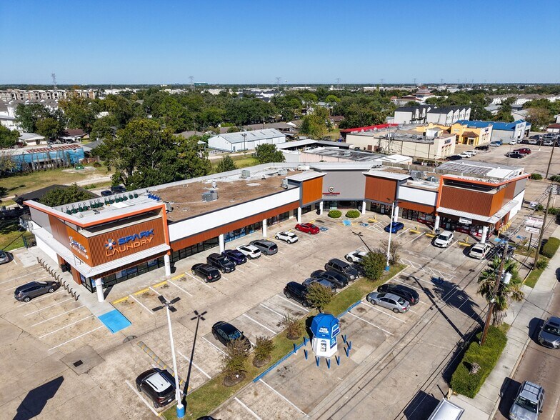 More Photos Of 8532-8540 Hammerly Blvd, Houston Unknown For Lease
