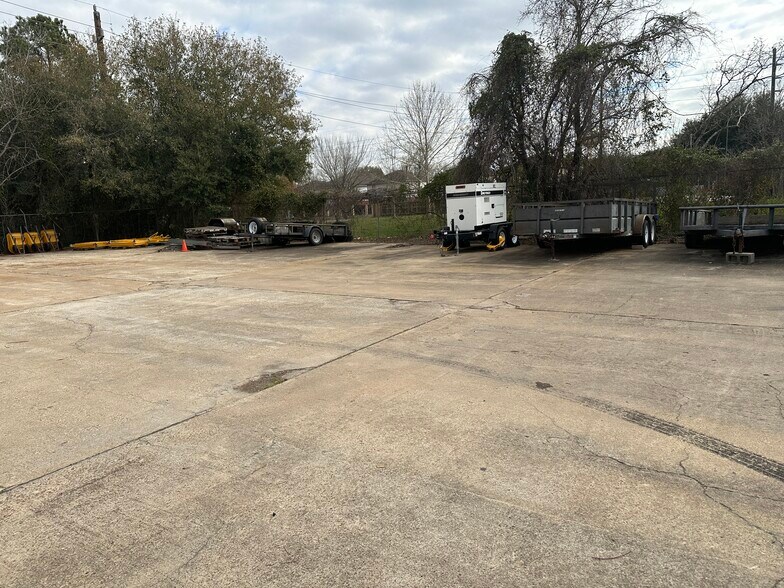 More Photos Of 6911 Breen Dr, Houston Warehouse For Lease