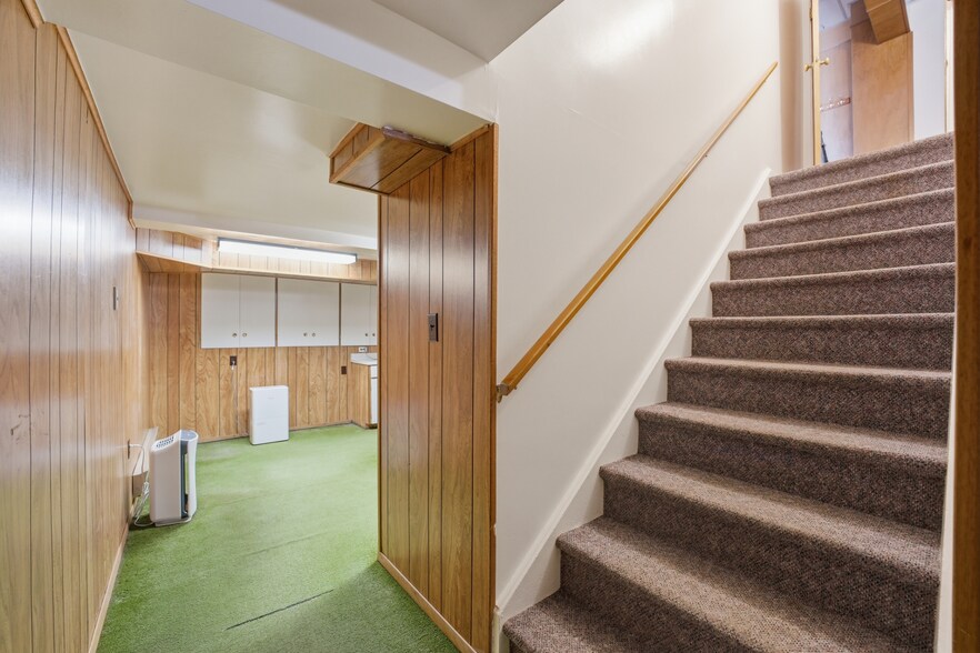 More Photos Of 29 Jarvis St, Fort Erie Office For Sale