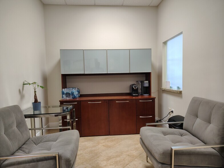 More Photos Of 5491 N University Dr, Coral Springs Office For Lease