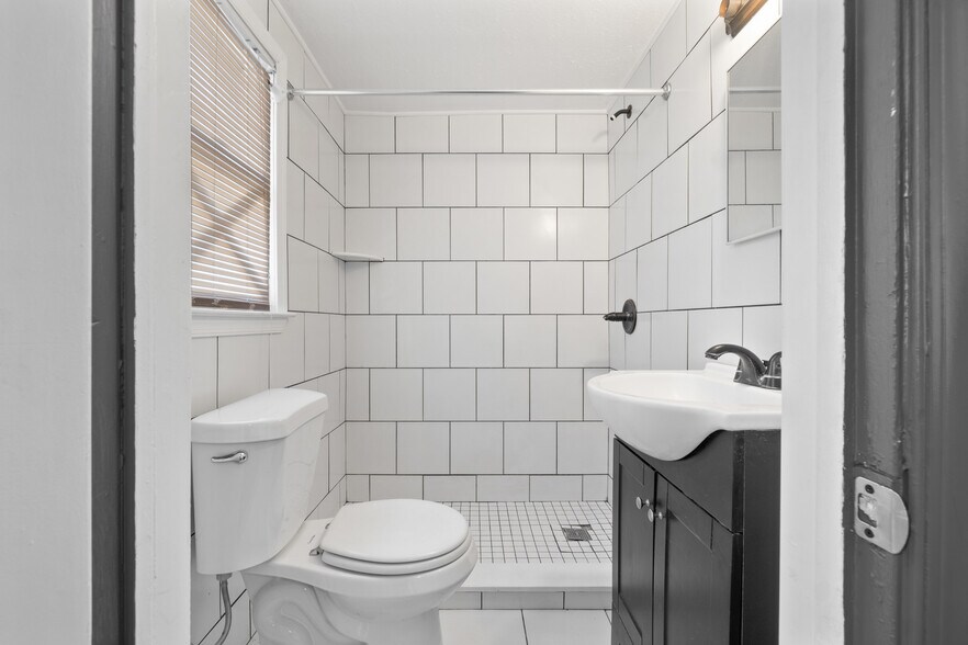 More Photos Of 9619 Capeview Ave, Norfolk Apartments For Sale