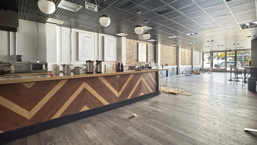 More Photos Of 115 N Mitchell St, Cadillac Storefront For Lease