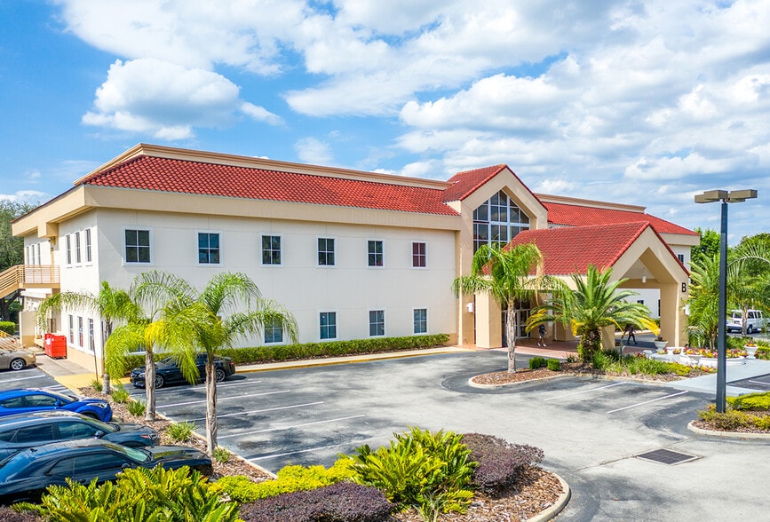 More Photos Of 10125 W Colonial Dr, Ocoee Medical For Lease