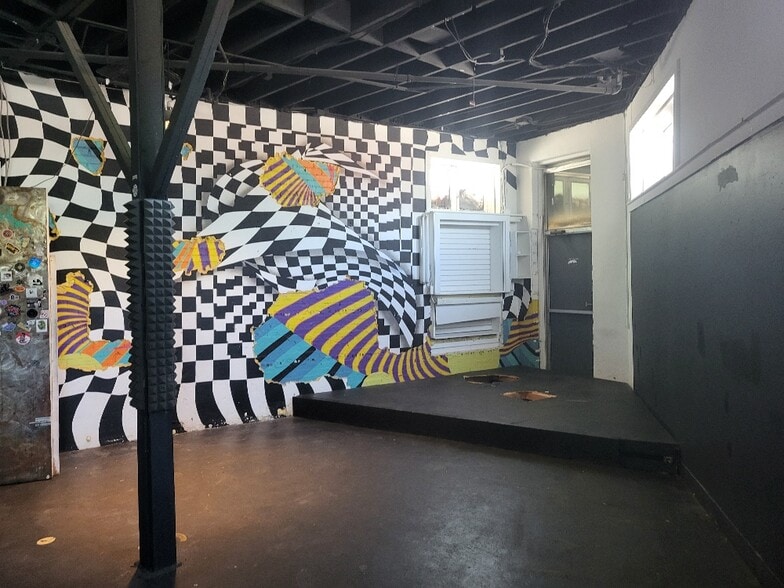 More Photos Of 2222 Broadway, Denver Theater Concert Hall For Lease