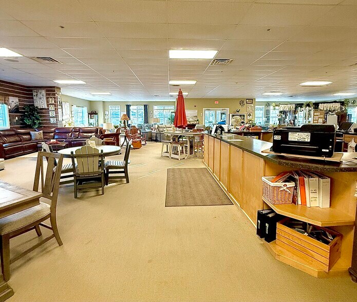 More Photos Of 411 Rt-108, Somersworth Freestanding For Sale