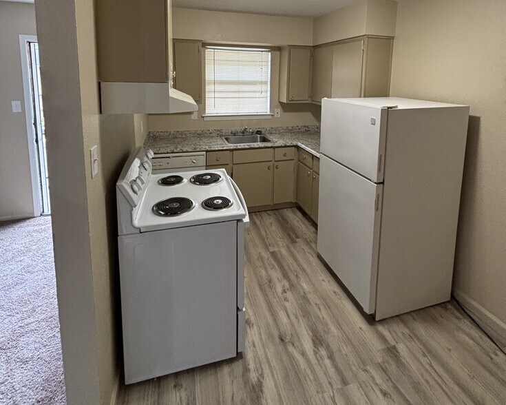 More Photos Of 4179 Millbranch Rd, Memphis Apartments For Sale