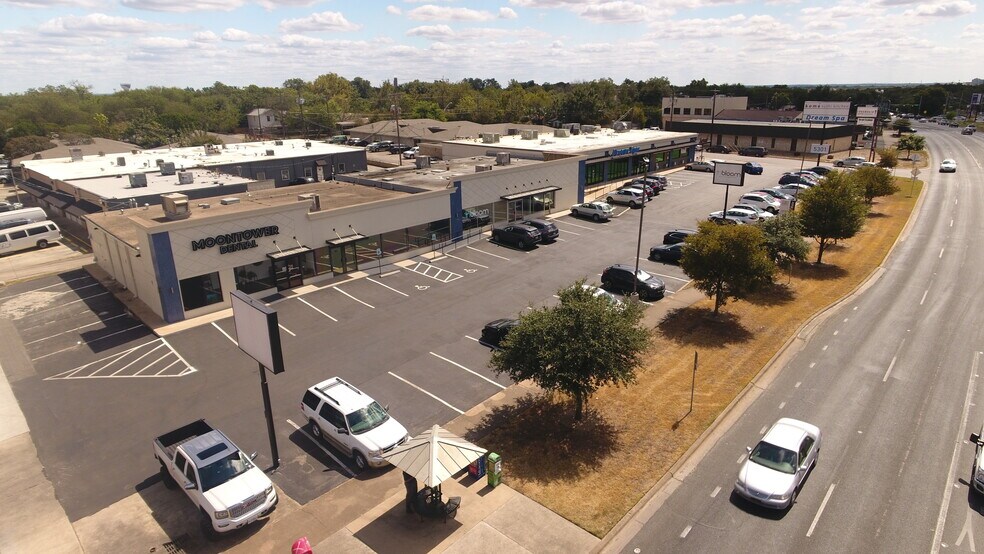 More Photos Of 5301-5307 Airport Blvd, Austin Unknown For Lease