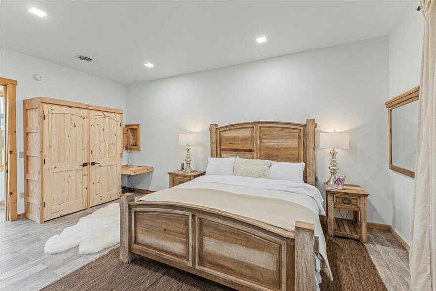 More Photos Of 241 Industrial Park Rd, Mountain City Warehouse For Sale