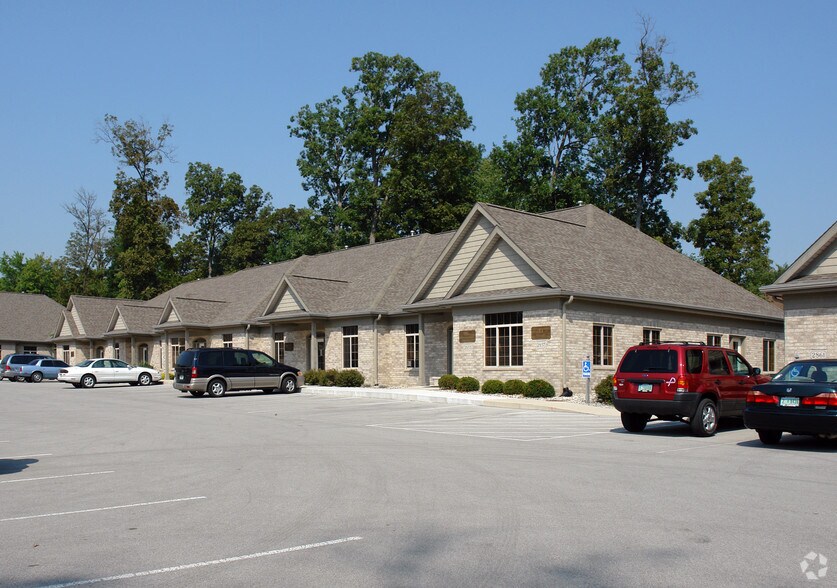 More Photos Of 2841-2857 E Dupont Rd, Fort Wayne Office For Lease