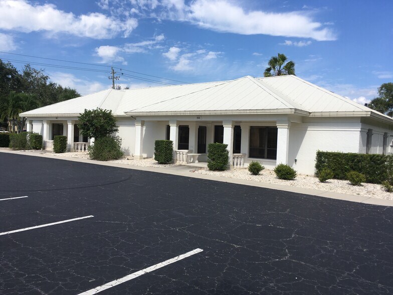 More Photos Of 866-868 99th Ave N, Naples Medical For Lease