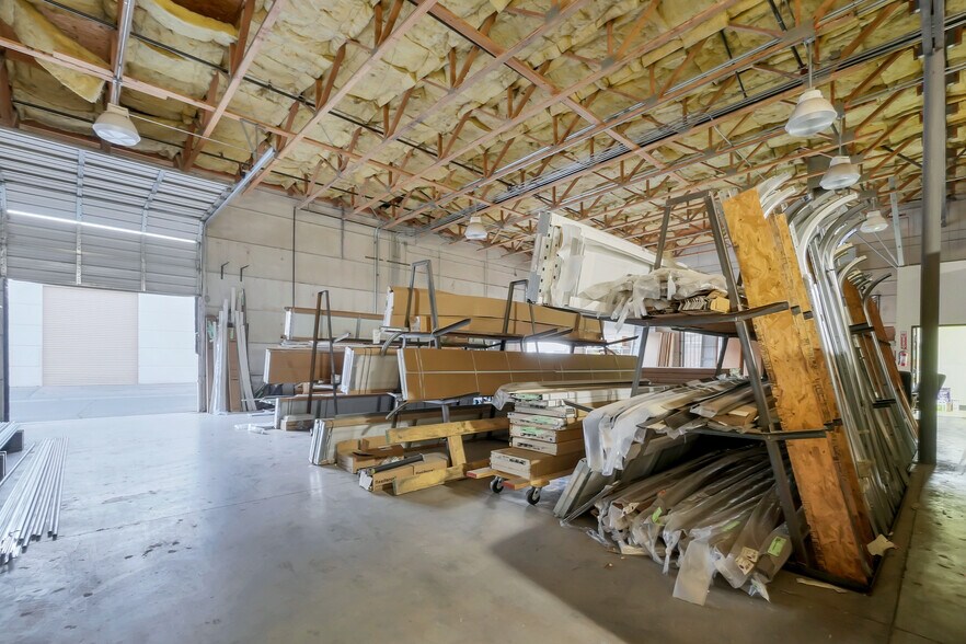 More Photos Of 3748 Civic Center Dr, North Las Vegas Light Manufacturing For Sale