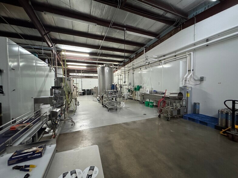 More Photos Of 5821 Femrite Dr, Madison Warehouse For Lease