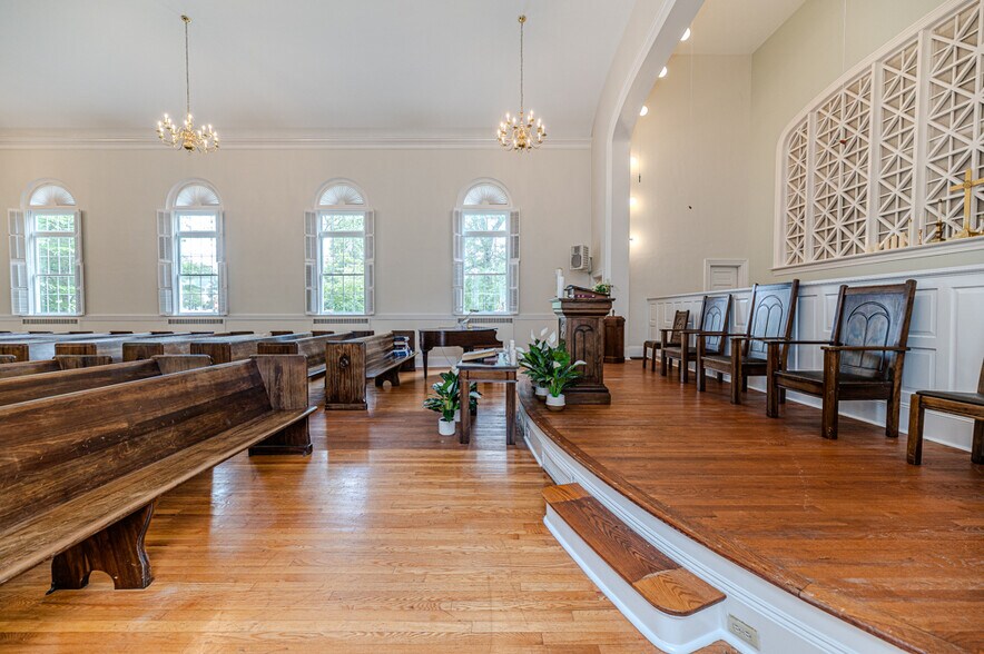 More Photos Of 211 Main st, Broadway Religious Facility For Sale