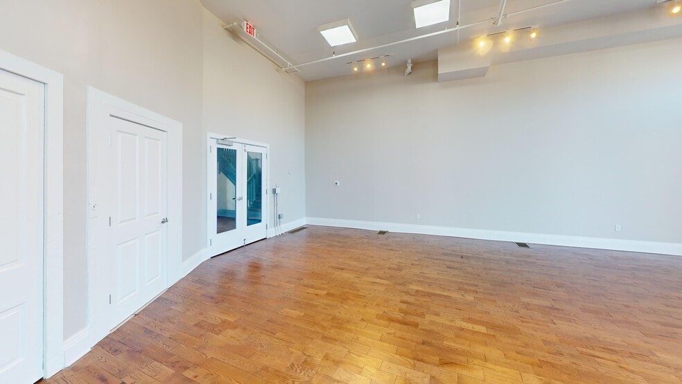 More Photos Of 1822 Vine St, Cincinnati Storefront Retail Residential For Lease