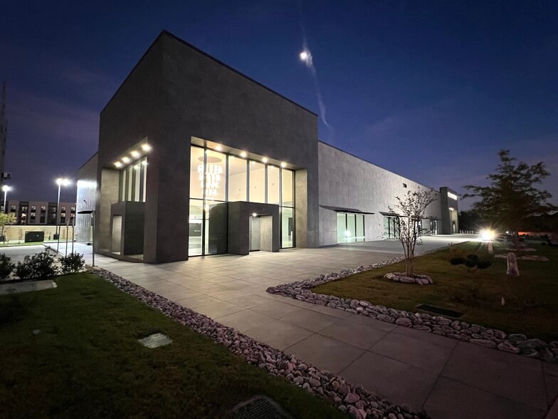 More Photos Of 7300 Riverside Dr, Irving General Retail For Lease