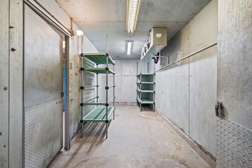 More Photos Of 4950 S Loop 289, Lubbock Restaurant For Lease