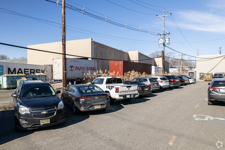 More Photos Of 1000 Brighton St, Union Township Manufacturing For Lease