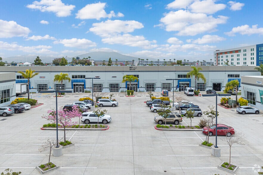 More Photos Of 861 Harold Pl, Chula Vista Research And Development For Sale