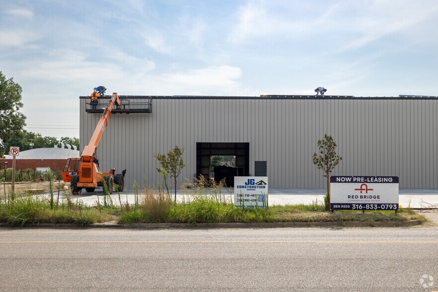 More Photos Of 1028 N Mosley St, Wichita Industrial For Lease