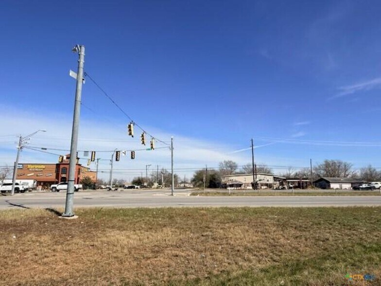 More Photos Of 12020 S US Highway 181, San Antonio Flex For Sale