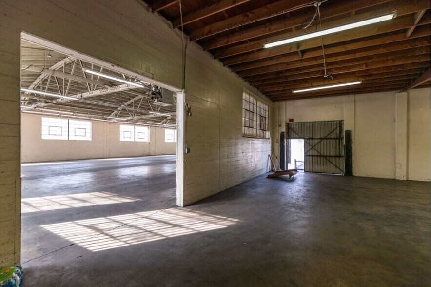 More Photos Of 3310 Leonis Blvd, Los Angeles Warehouse For Lease