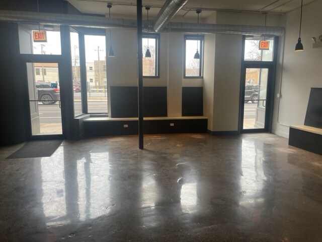More Photos Of 2769-2787 N Milwaukee Ave, Chicago Coworking Space