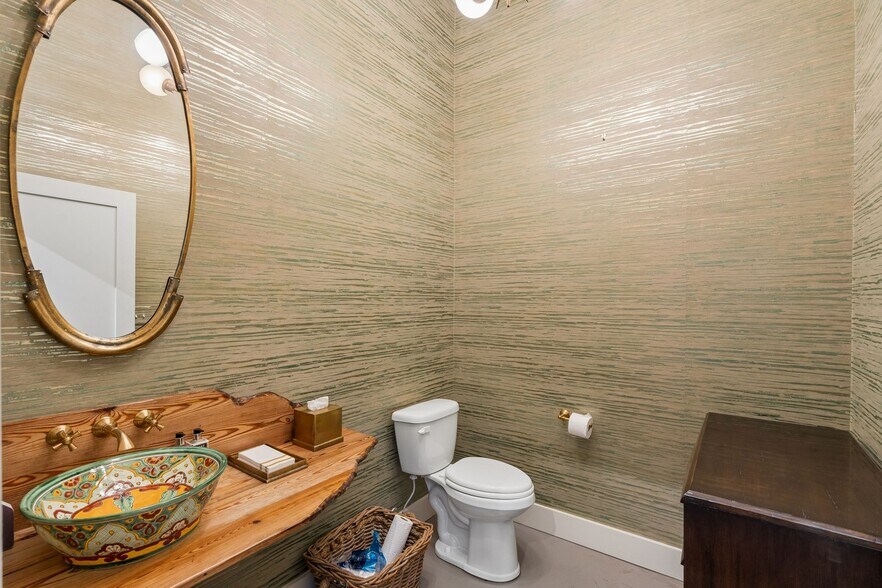 More Photos Of 1557 Meeting Street Rd, North Charleston Freestanding For Sale