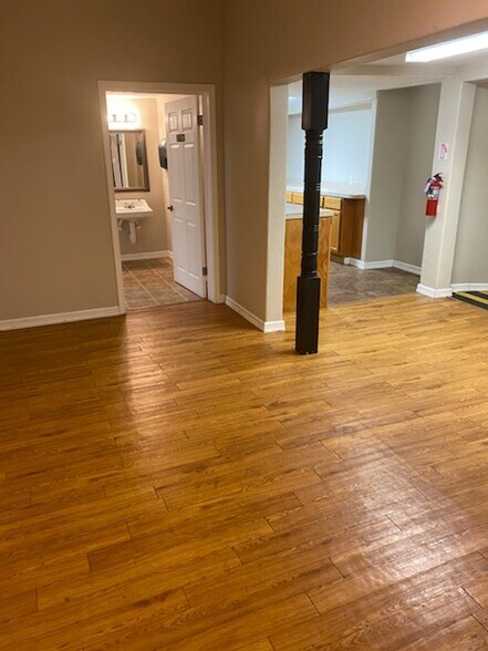 More Photos Of 1011 Santa Fe St, Corpus Christi Office For Sale