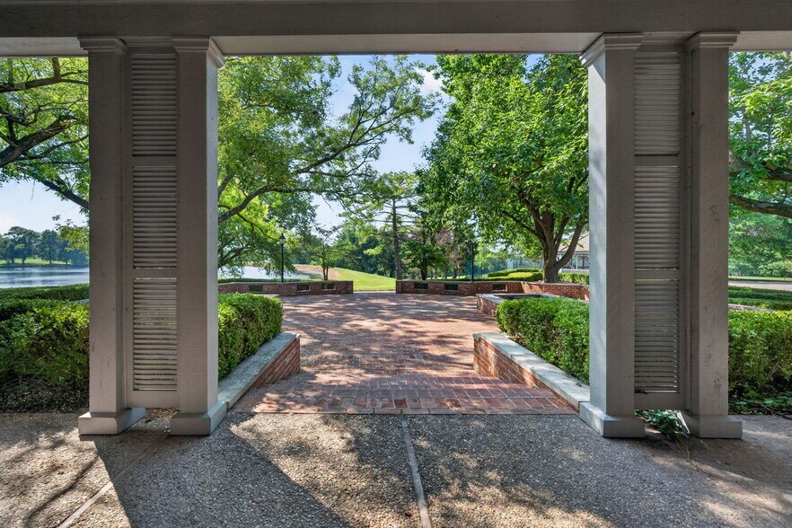 More Photos Of 1461 Highway EE, Winfield Specialty For Sale