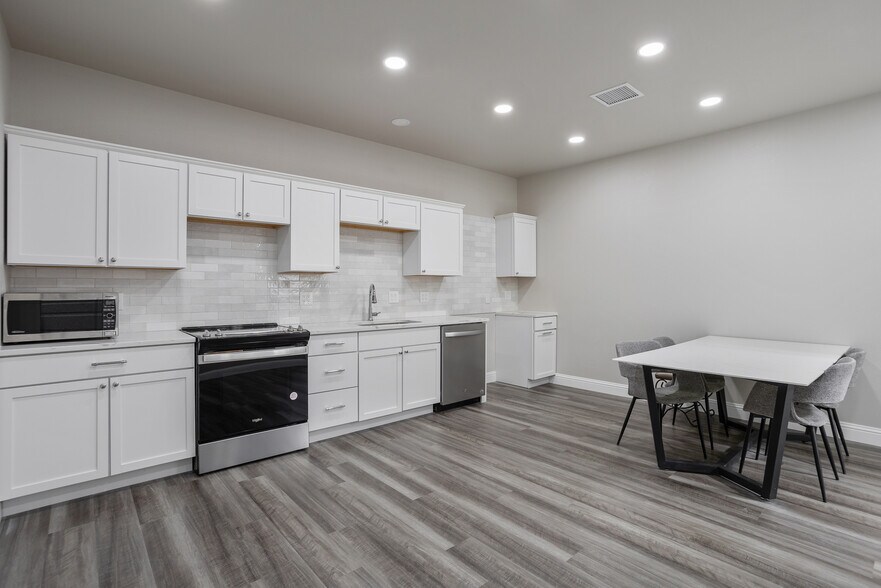 More Photos Of 2536 Old Happy Jack Rd, Cheyenne Flex For Sale